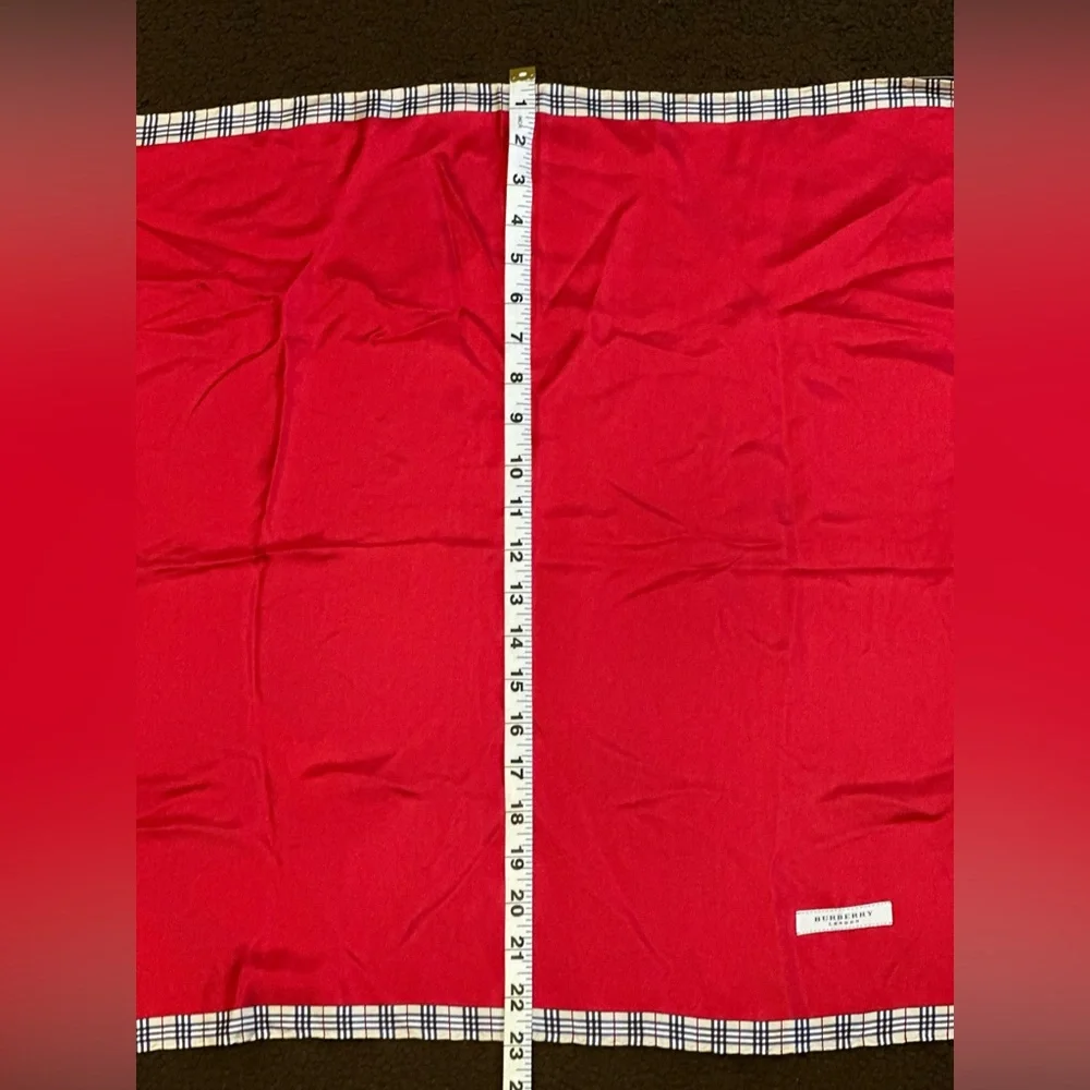Burberry scarf - Picture 8 of 8